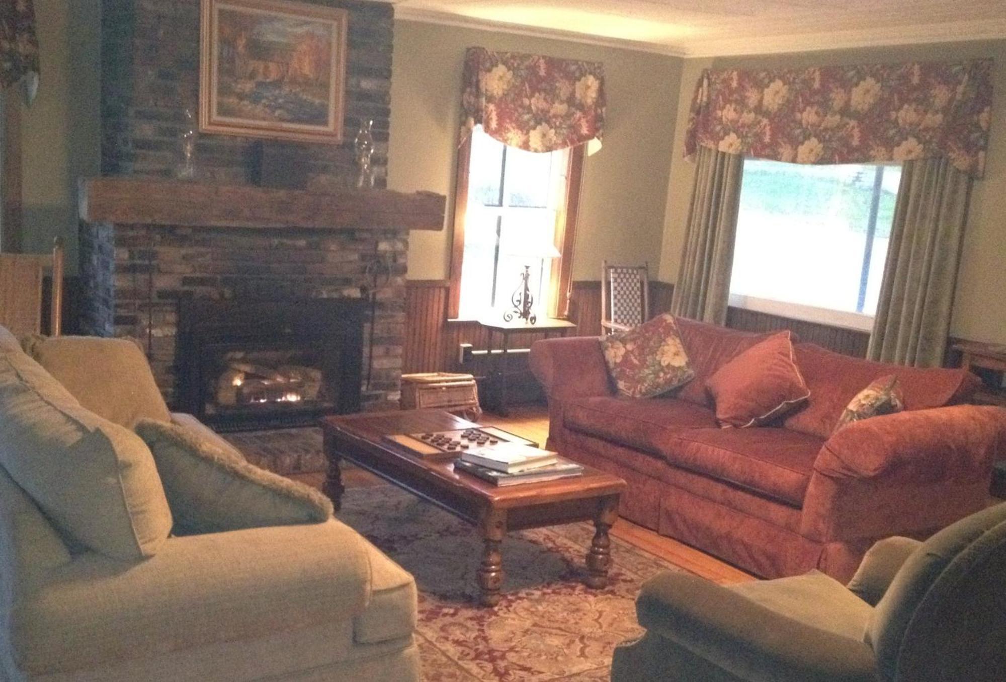 Smugglers Notch Inn Jeffersonville Экстерьер фото